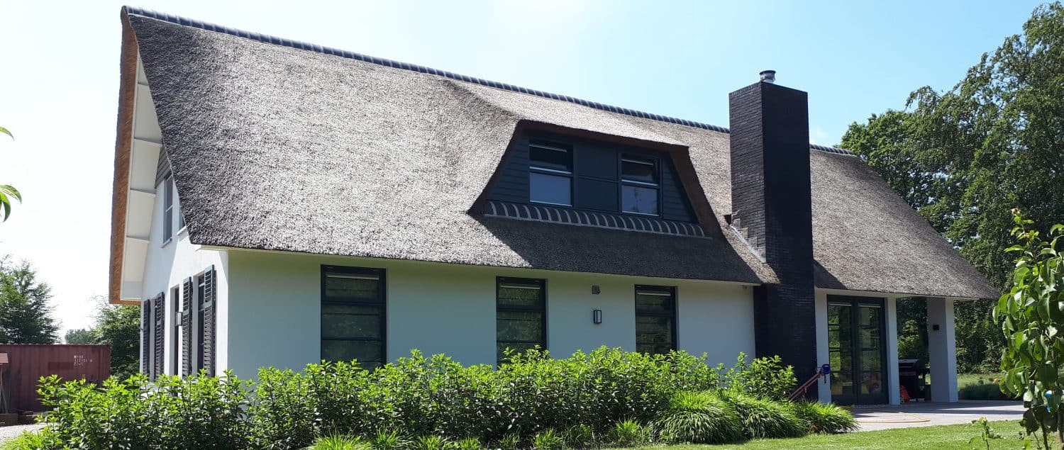 cropped-20180606_122515.jpg Header Vernieuwen-rieten-dak-Hissink-rietdekkers